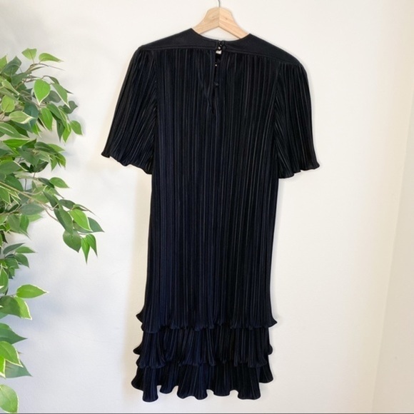 Vintage pleated padded shoulder black midi dress - Picture 7 of 9